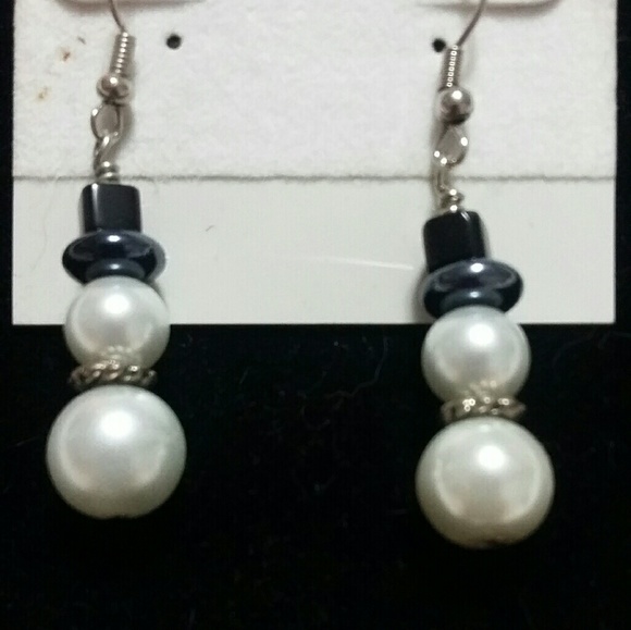 Snowman Earrings - Picture 2 of 2